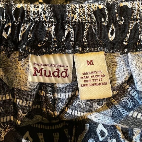 Mudd Black and White Elastic Waistband Shorts With Elephant Tribal Print Medium - Picture 13 of 14